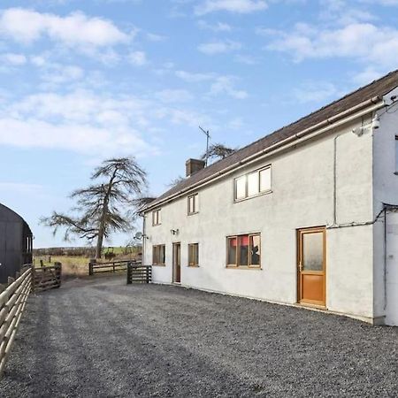 Upper Caerfaelog Farmhouse Llanbister Eksteriør bilde