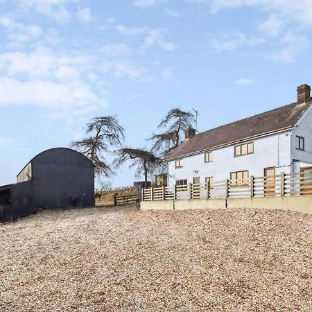 Upper Caerfaelog Farmhouse Llanbister Eksteriør bilde
